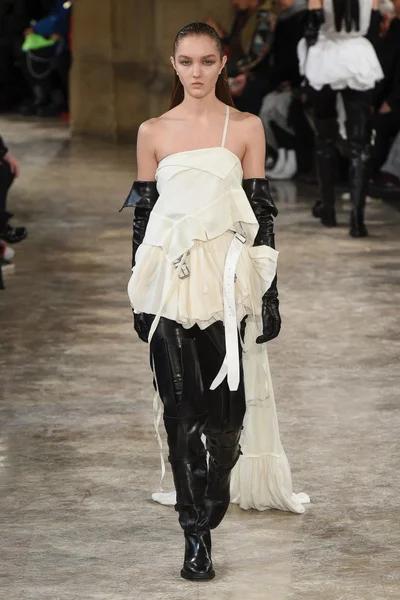 Look 23
